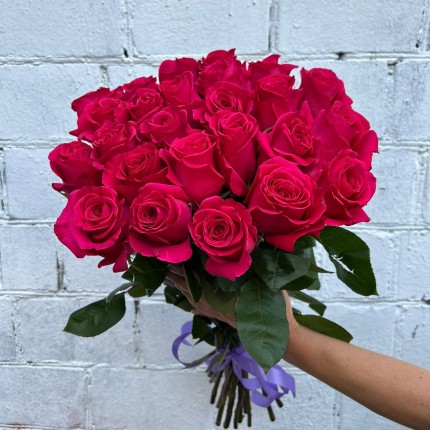 Букет из розовых роз с доставкой  в по Петровск-Забайкальскому